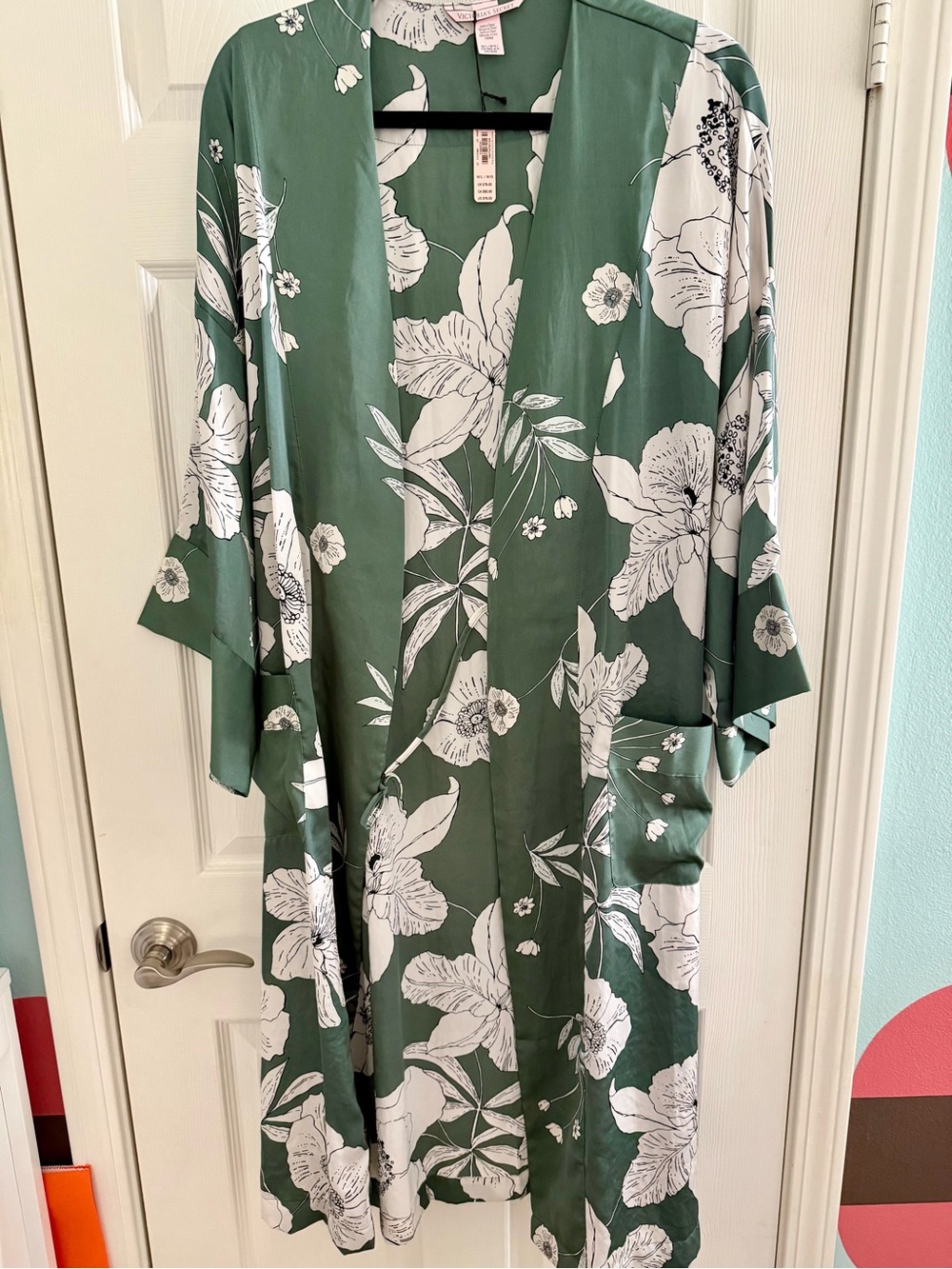 NWT Victoria’s Secret M/L Satin Kimono Robe Green Floral Full Length Jacket